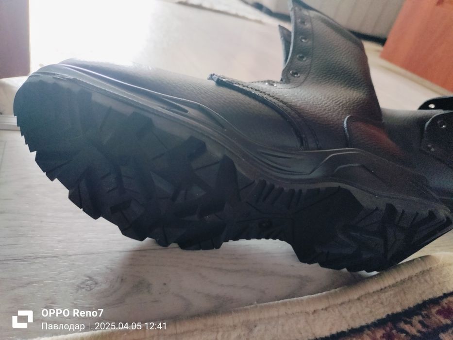 Продам берцы.черного цвета