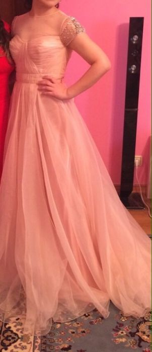 Платье персикого цвета
