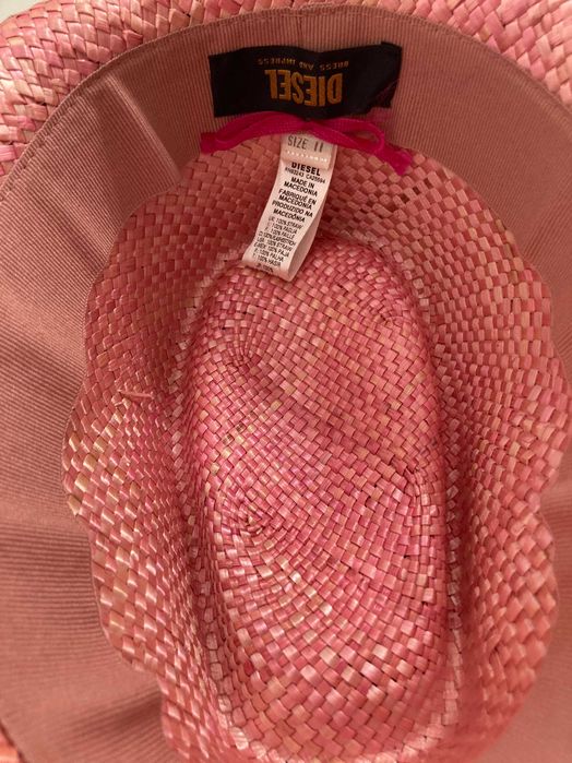 Шапки на Diesel, Tommy Jeans