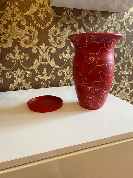 Декоративная ваза