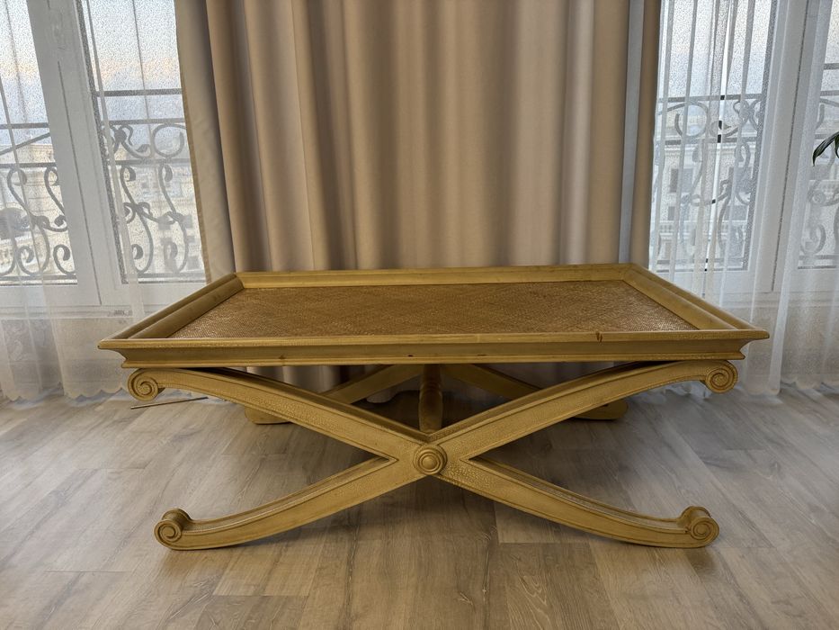 стильный журнальный стол