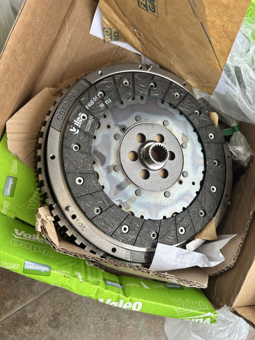 Kit ambreiaj cu volanta Noi in cutie Renault Megane 3 motor 1.9tdi