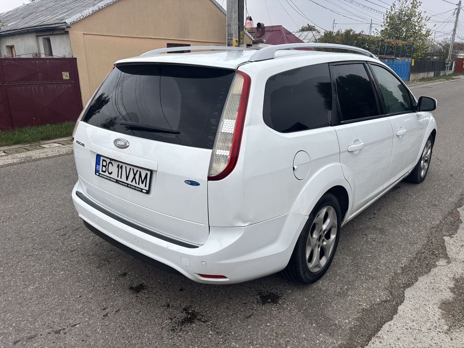 FORD Focus 2011 — imagine 4