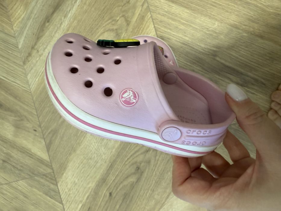 Розовые Crocs для девочки