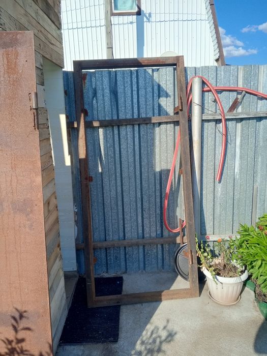 Продам дверь с каропкой