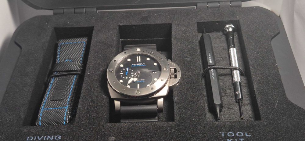 Panerai Luminor Submersible