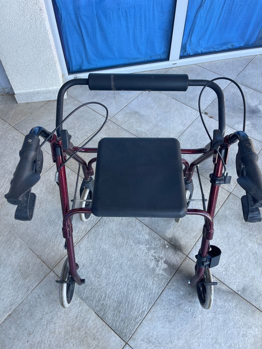 Проходилка/Ролатор за възрастни