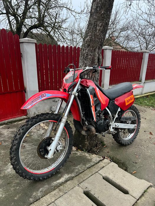 Vand cross Yamaha DT 125 R 2T perfectă pentru distractie