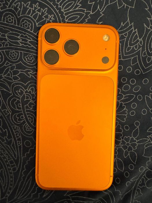 Продам айфон 17 про мах