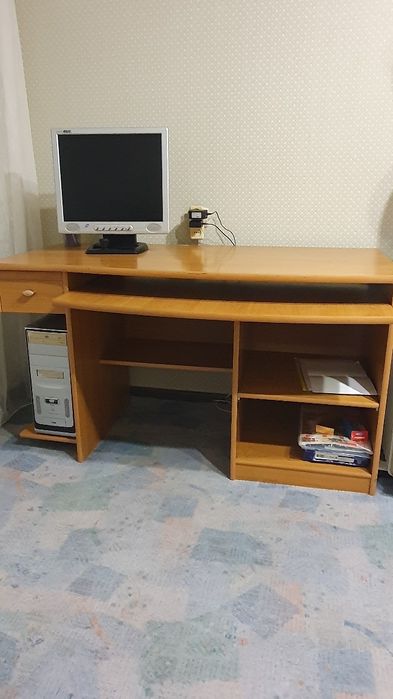 Компьютерный стол