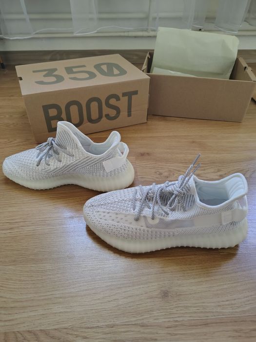 Yeezy 350 v2 mărimea 42