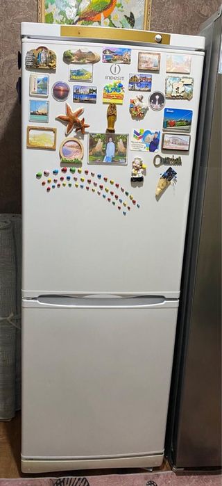 Продается холодильник Indesit