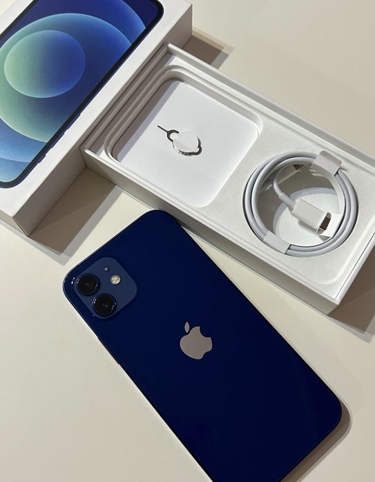 Apple 12  на 64 гб