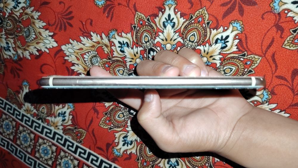 iPhone 8plus продам