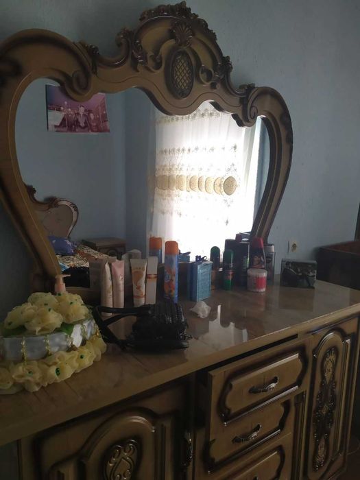 Spalni uchun mebellar sotiladi. продаётся мебели для спальни