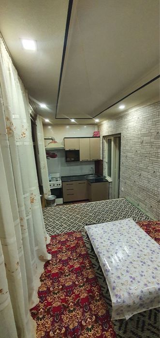 Qarshi Avrora Uy Sirochna sotiladi narsa bilan 3 xona 4 hona qilingan