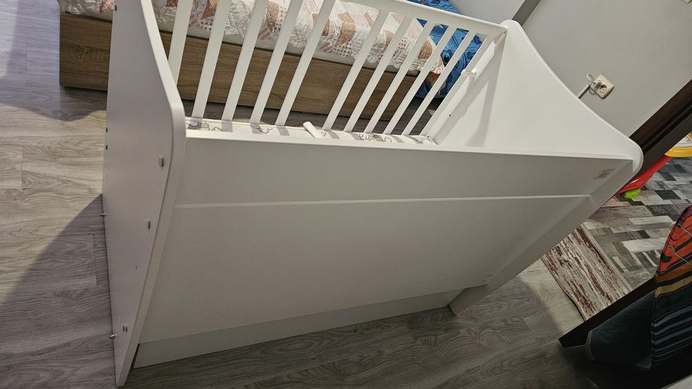 Бебешка дървена кошара