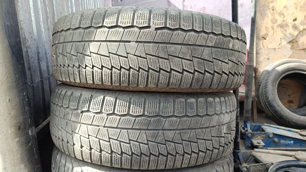Максис 205/65/16 пара