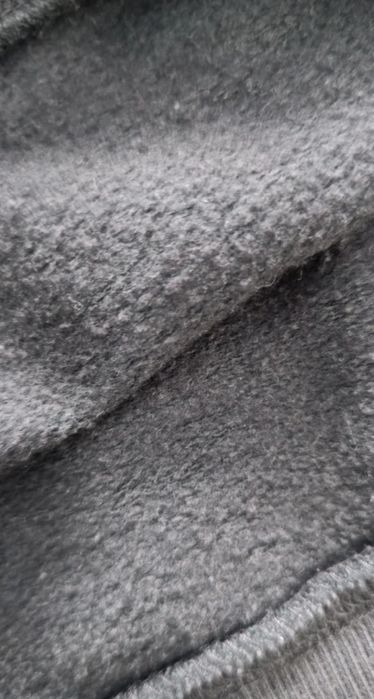 Bluza cu glugă ZARA pentru copii – model ușor alungit