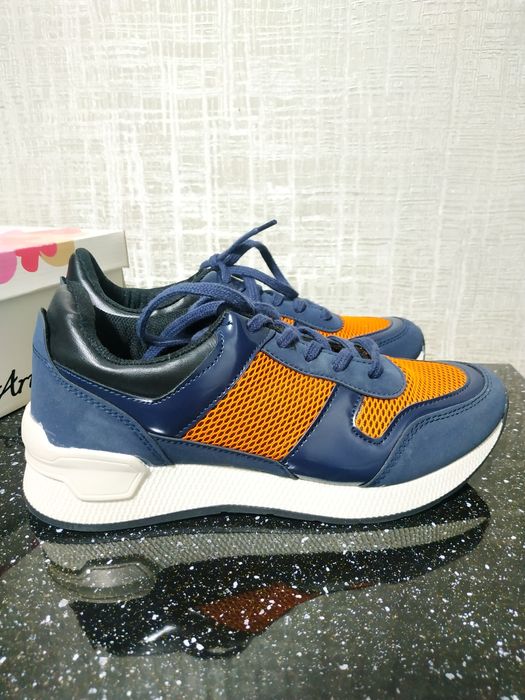 Кроссовки жен. Размер 37. Новые. Турция