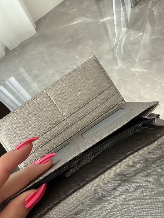 Vand portofel Guess nou tip plic