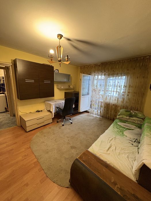 Inchiriez 2 camere Miron Costin