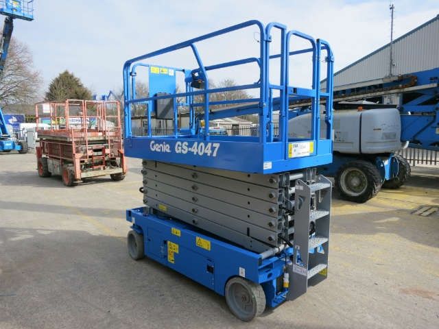 Inchiriez nacela electrica foarfeca interior 12, 14, 16 m JLG GENIE HA