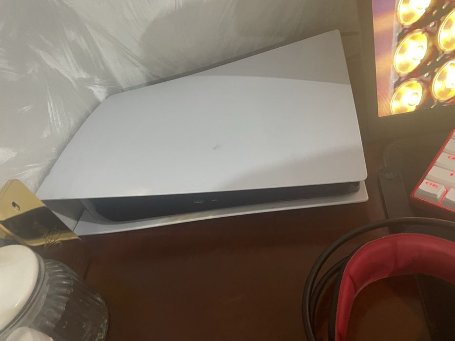 Ps5 2 джостика есть игры