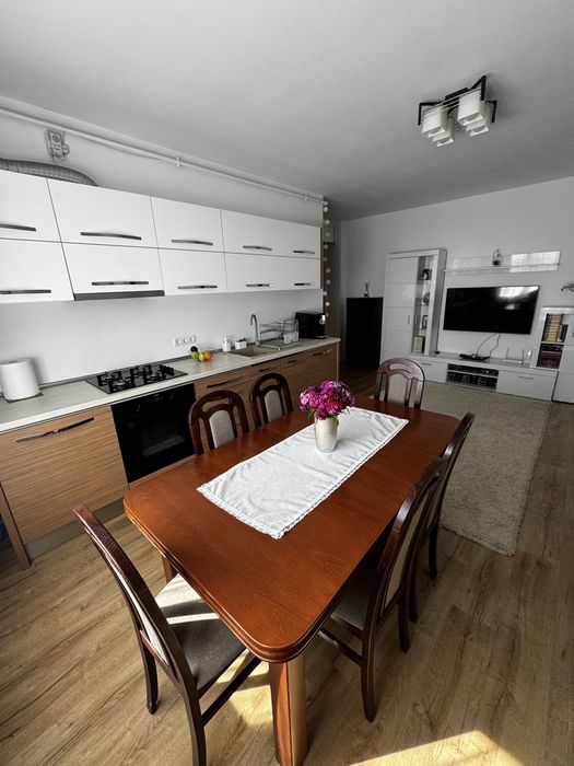Vand apartament 3 camere cu loc de parcare in Turnisor, cartier Alma