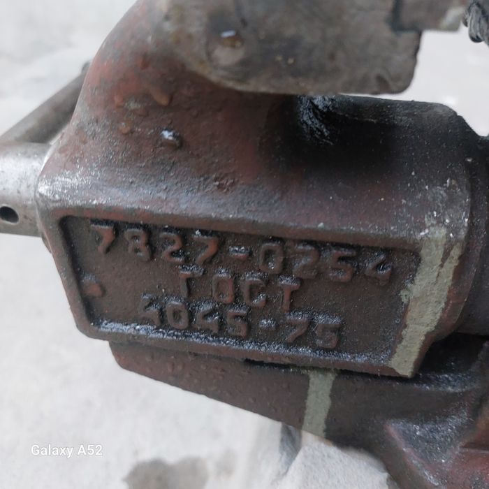 Тиски , тиска  ,,