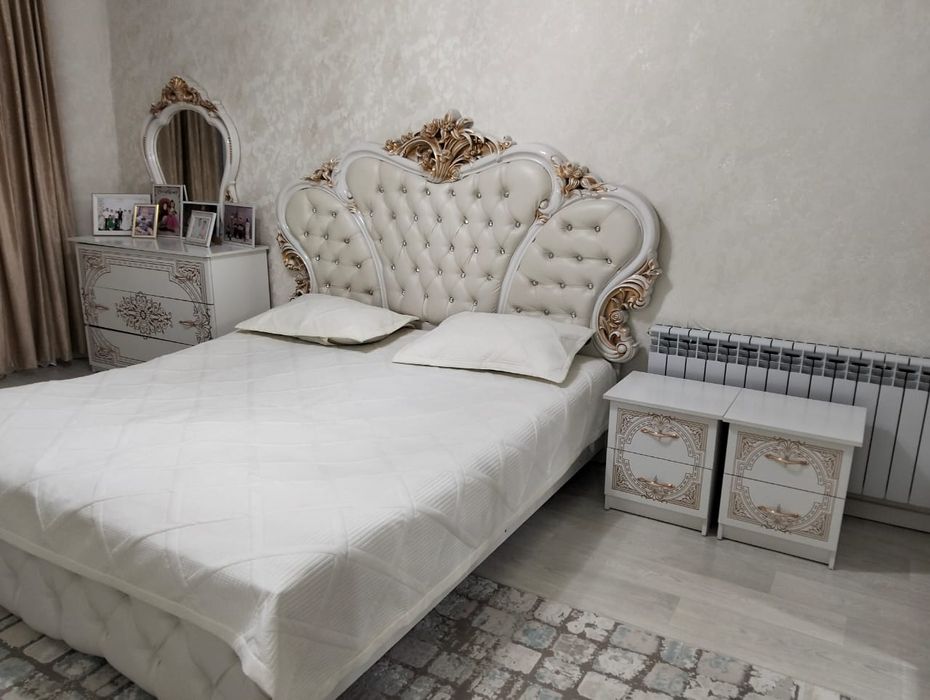 Продается спальный гарнитур