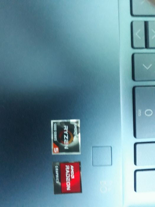 Sotiladi: HP Pavilion Laptop 15-eh1009ur