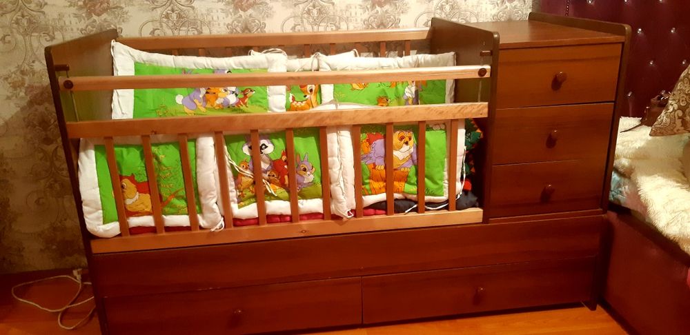 Продам детскую кроватку