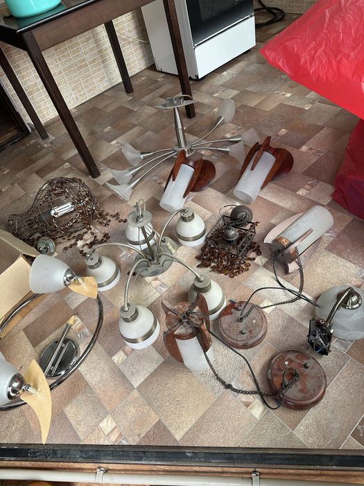 Продам люстры , бра