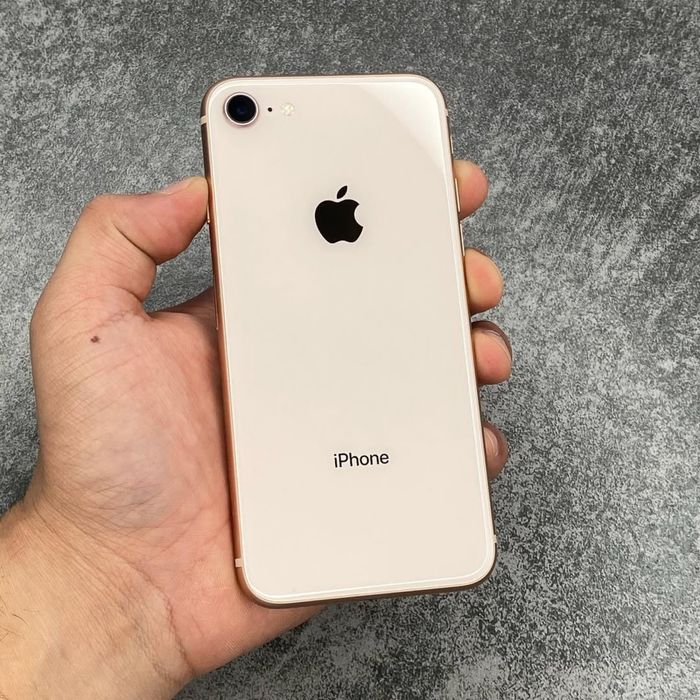 Iphone 8 srochna sotiladi!