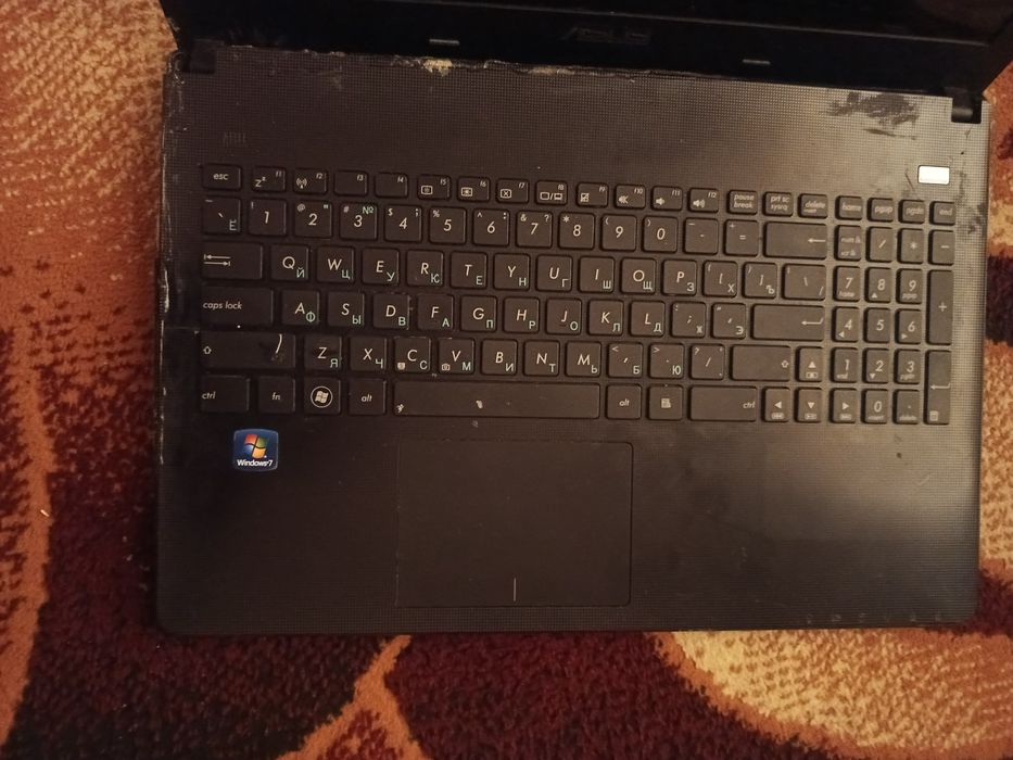 Офисный ноутбук ASUS