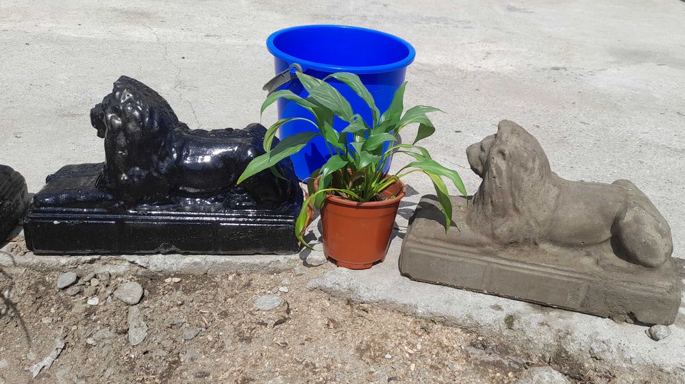 Lei ornamentali din ciment la comandă