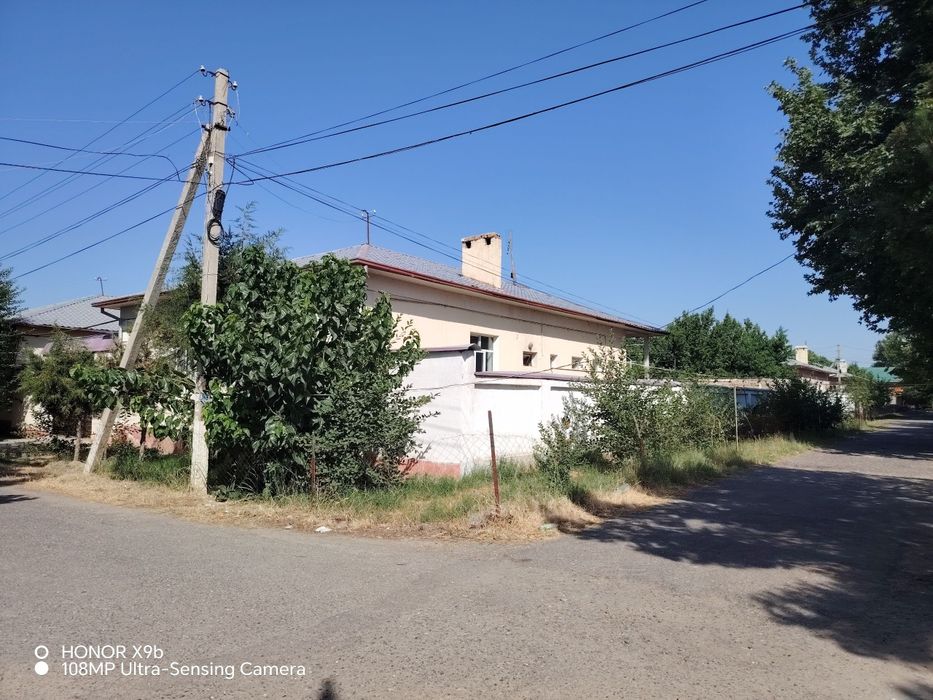 Namunali 5 xonadan iborat 6 sotixli kottej srochno sotiladi