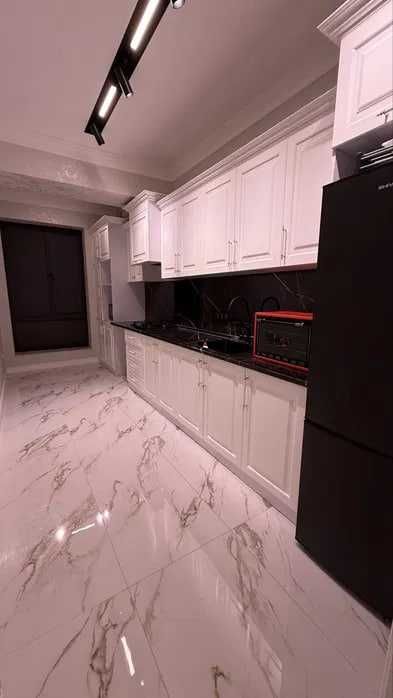 СУПЕР ЛОКАЦИЯ!Новостройка 2 хона, 80м2 квартира сотилади!Кадастр БОР!