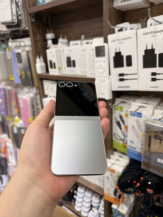 Samsung Z Flip 6