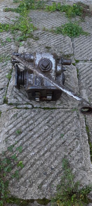 Редуктор,привод за Зил,Гуми ,Кантар за заден мост