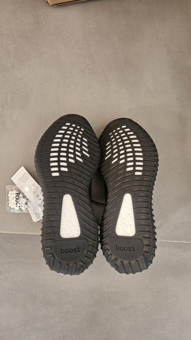 Yeezy Boost 350 V2