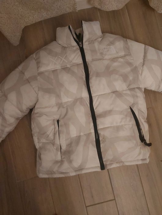 Geaca north face  kaws L