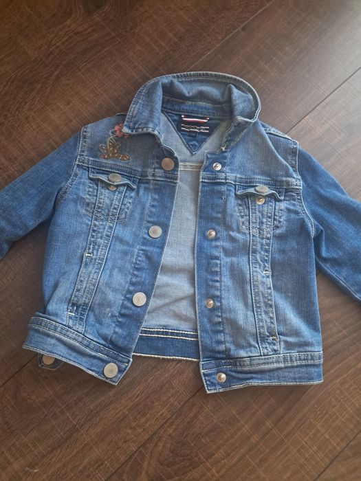 Geaca tommy hilfiger mărimea 104