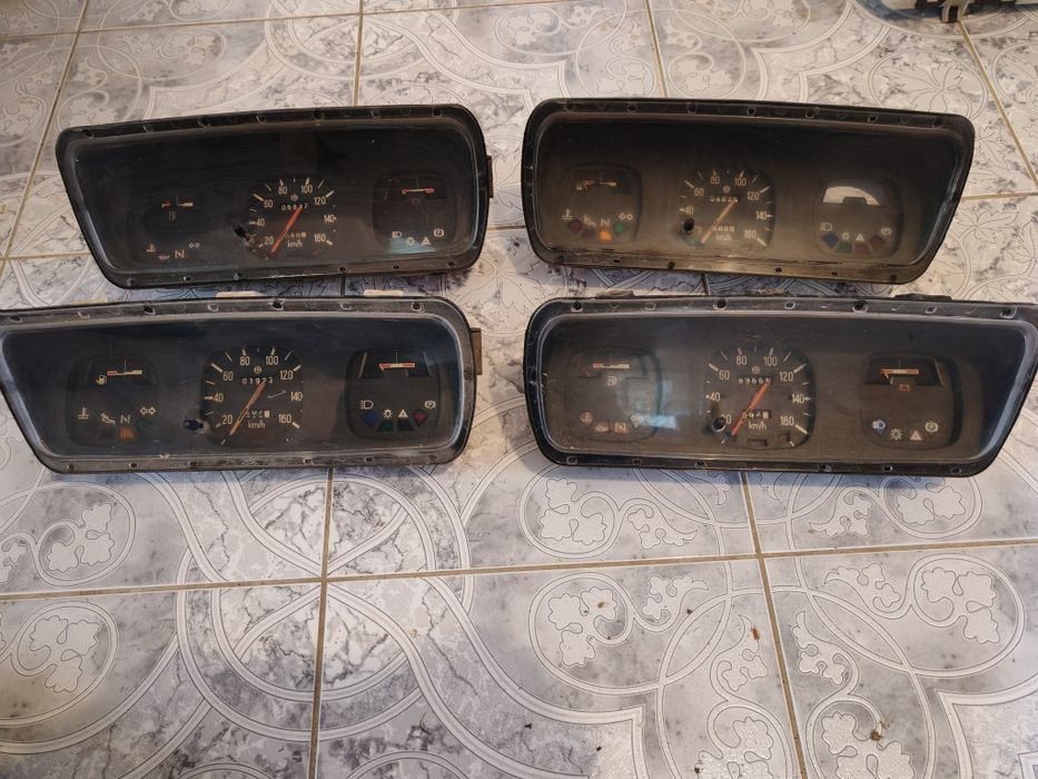 Ceasuri bord Dacia