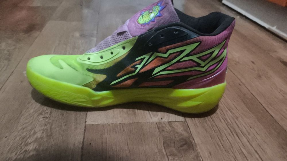 Продам баскетбольные кроссовки