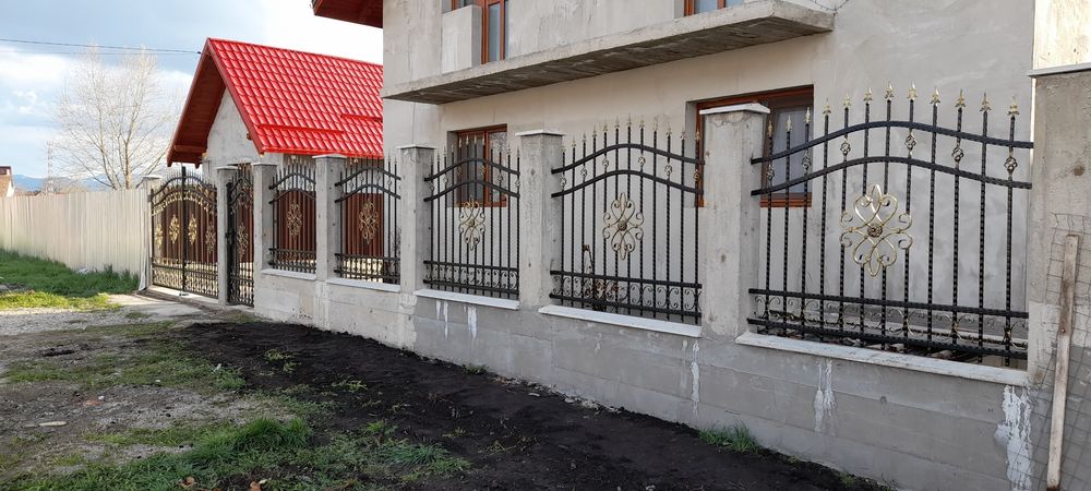 Porti,garduri,balcoane.scari structuri metalice