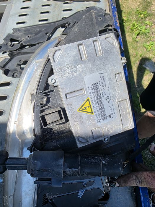 Баласта за фарове на Mercedes W204