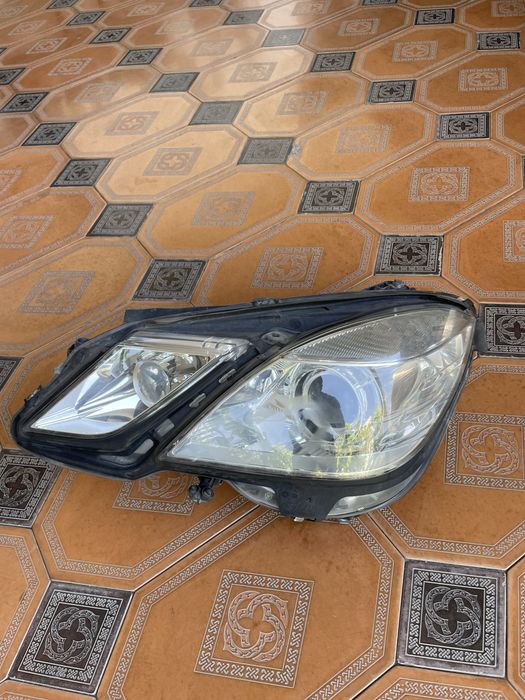 Фара на мерседес w212 дорестайлинг