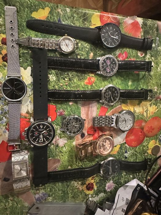 Vind diferite ceasuri !!!